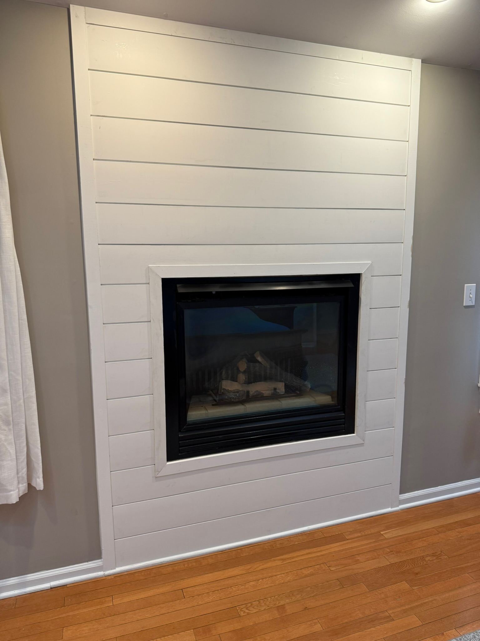 Bathroom Herringbone - Photo 2