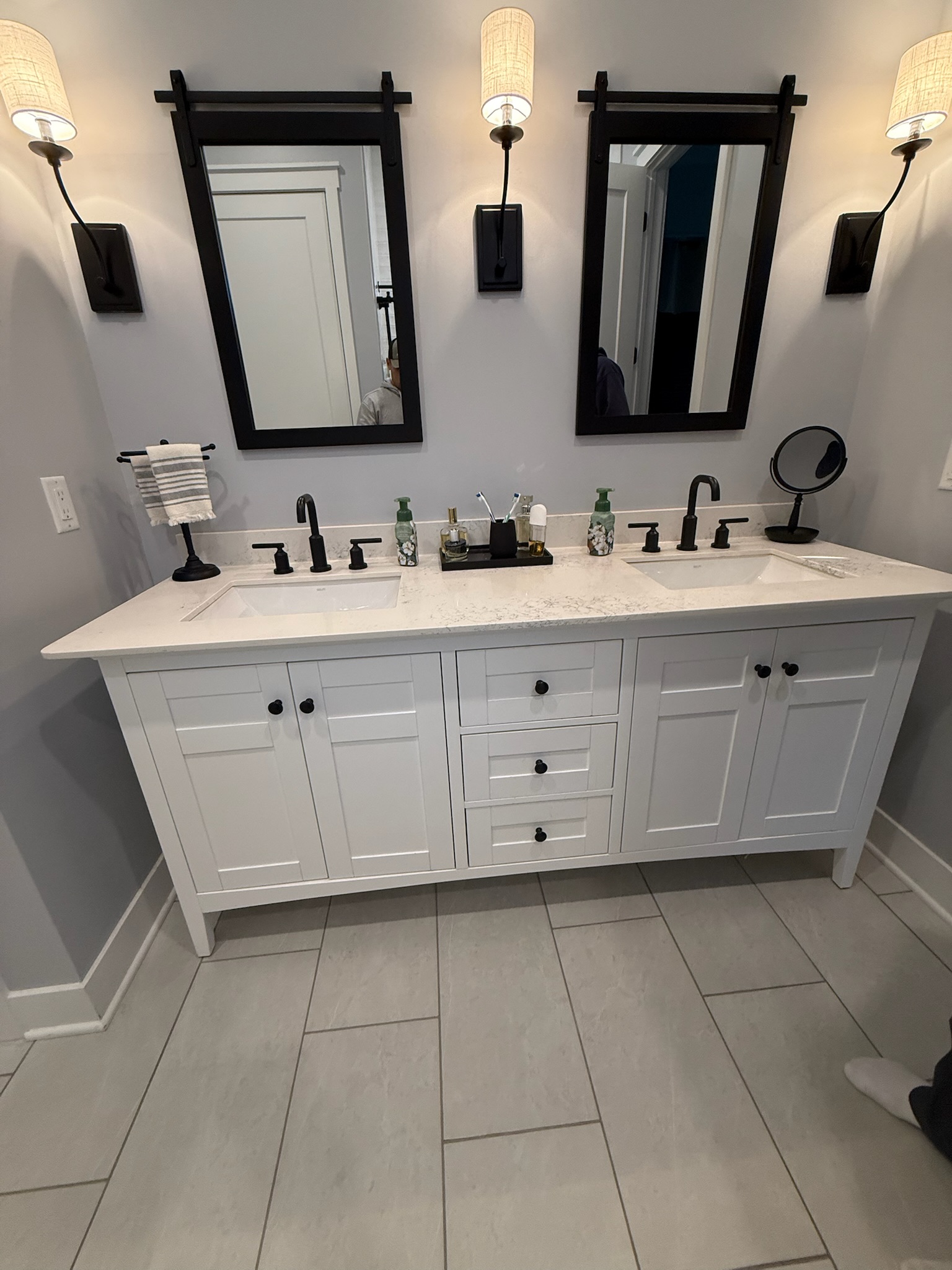 Bathroom Herringbone - Photo 4