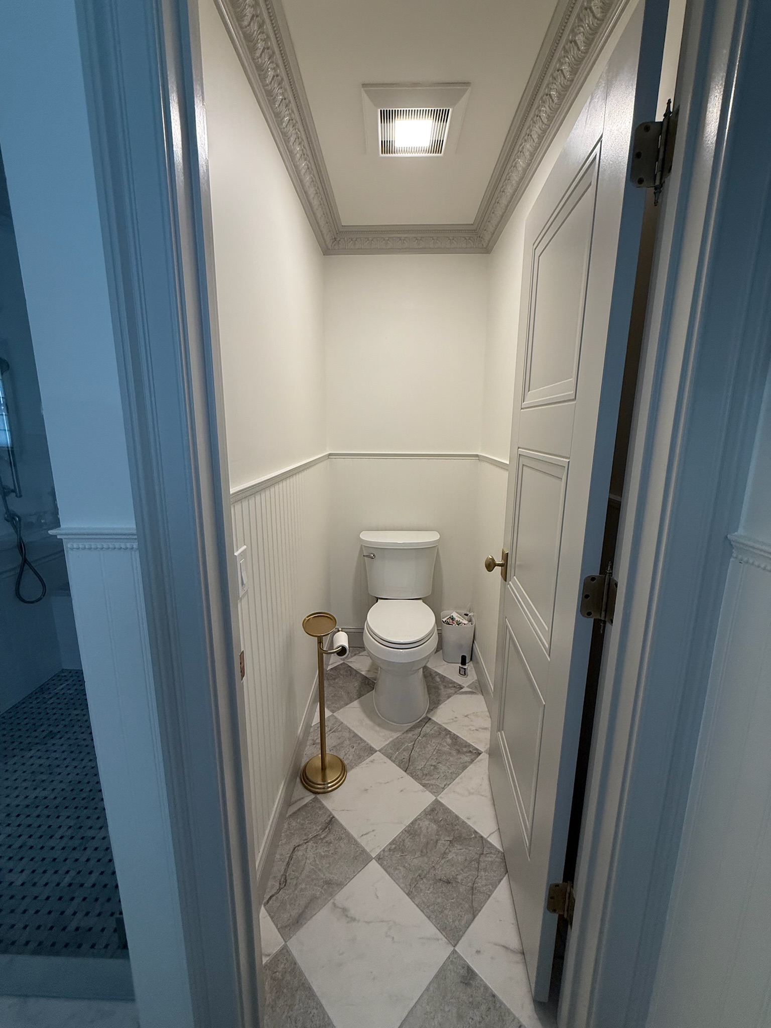 Bathroom Marble Walkin - Photo 32