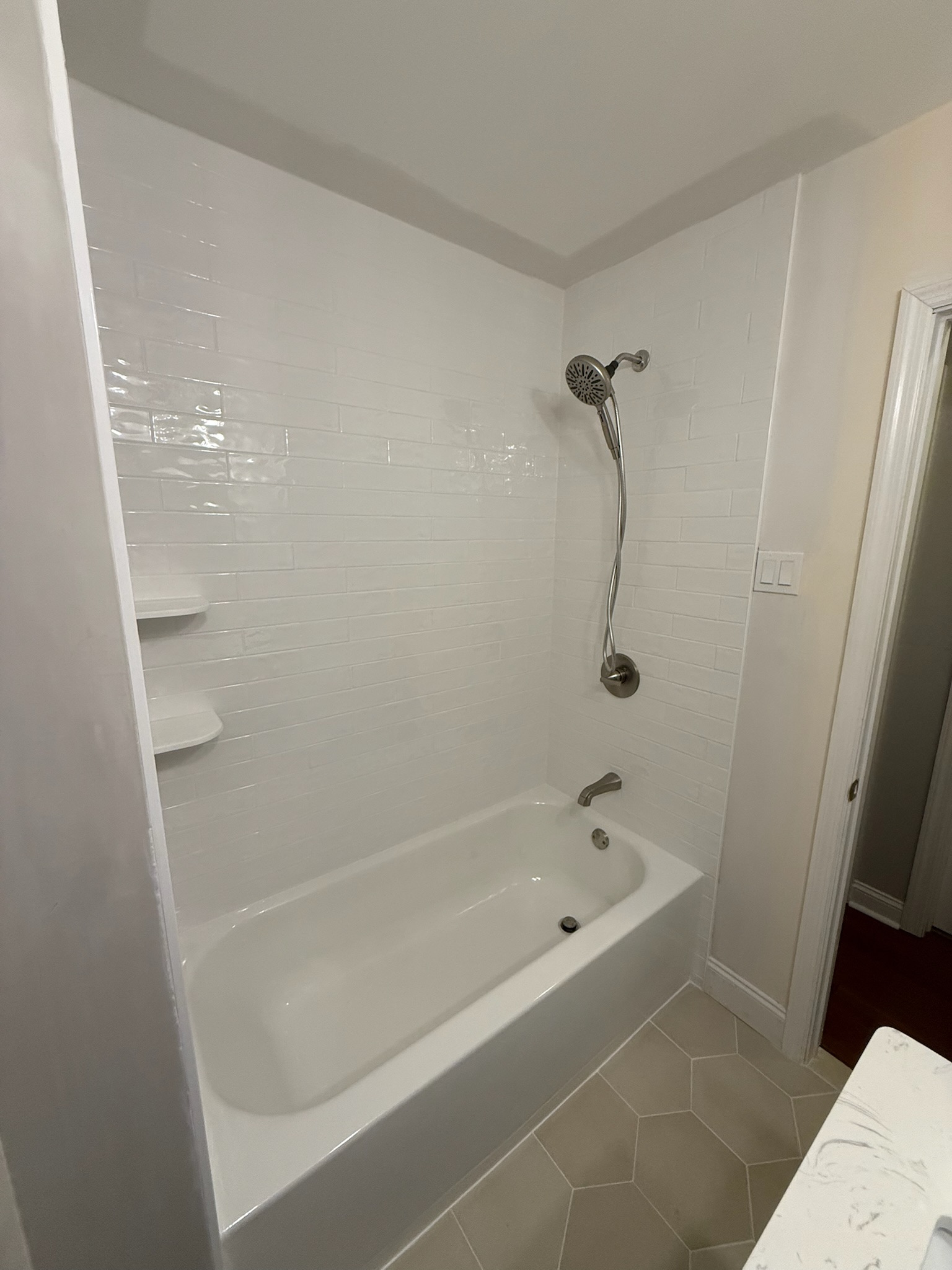 Bathroom Marble Walkin - Photo 43