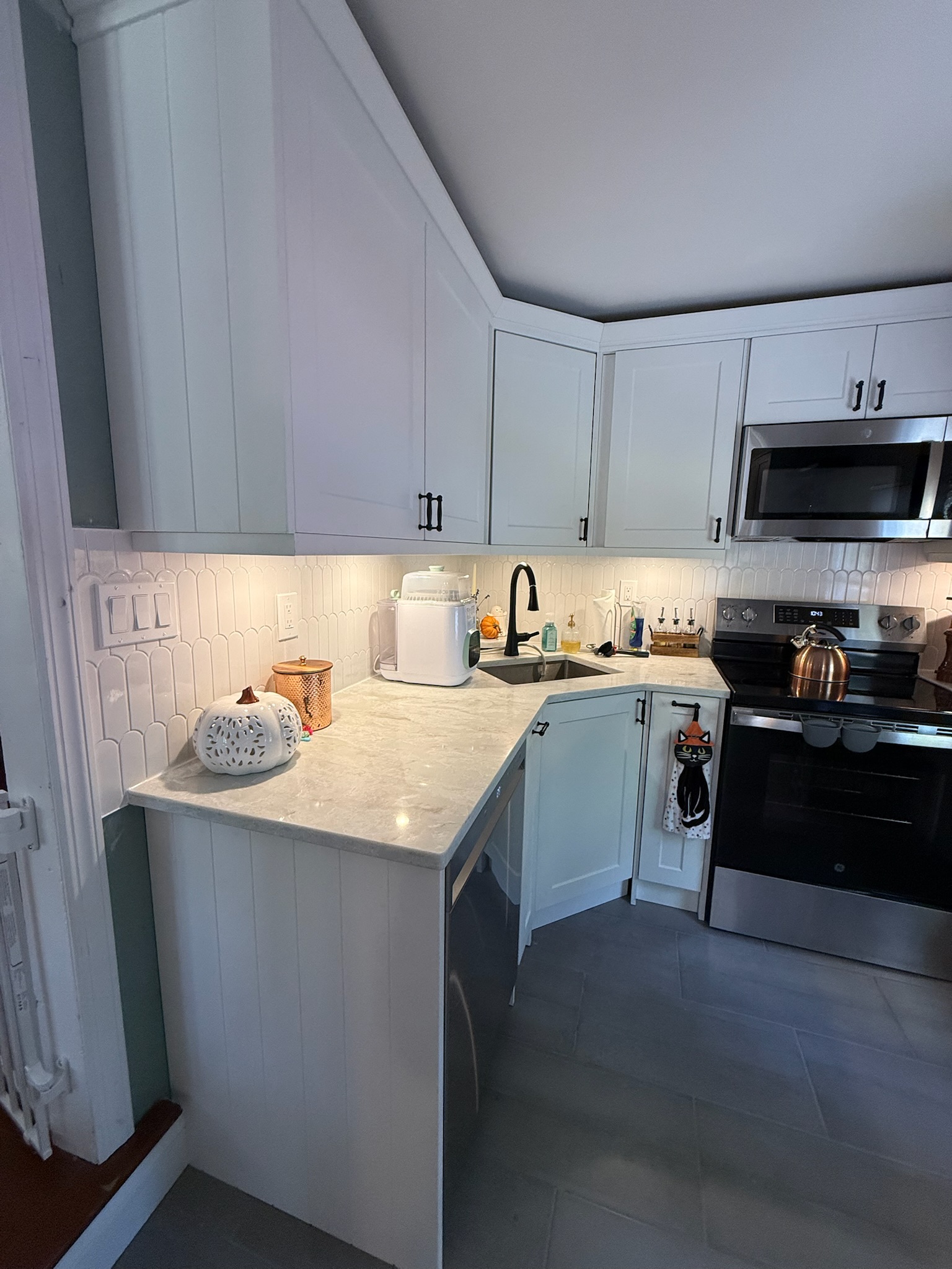 Bathroom Redgard Tile - Photo 2