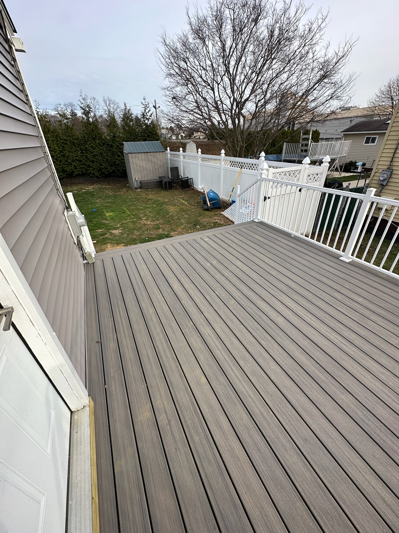 Deck Gray Modern - Photo 4