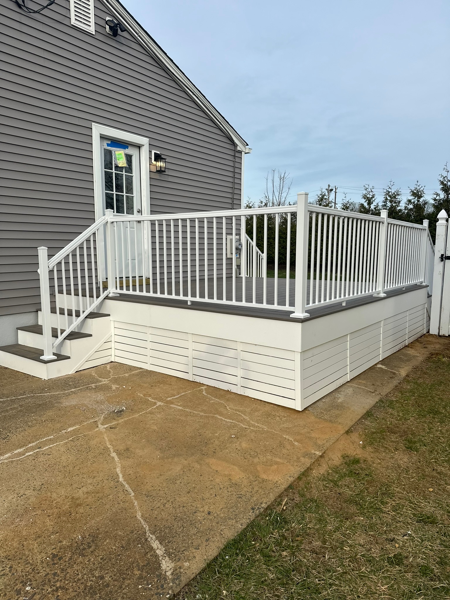 Deck Gray Modern - Photo 7