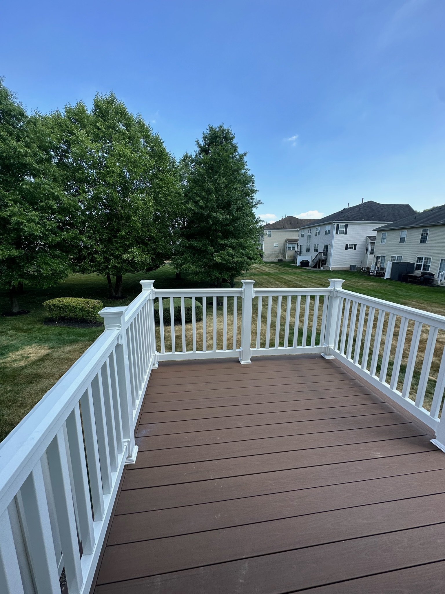 Deck Twostory Modern - Photo 9