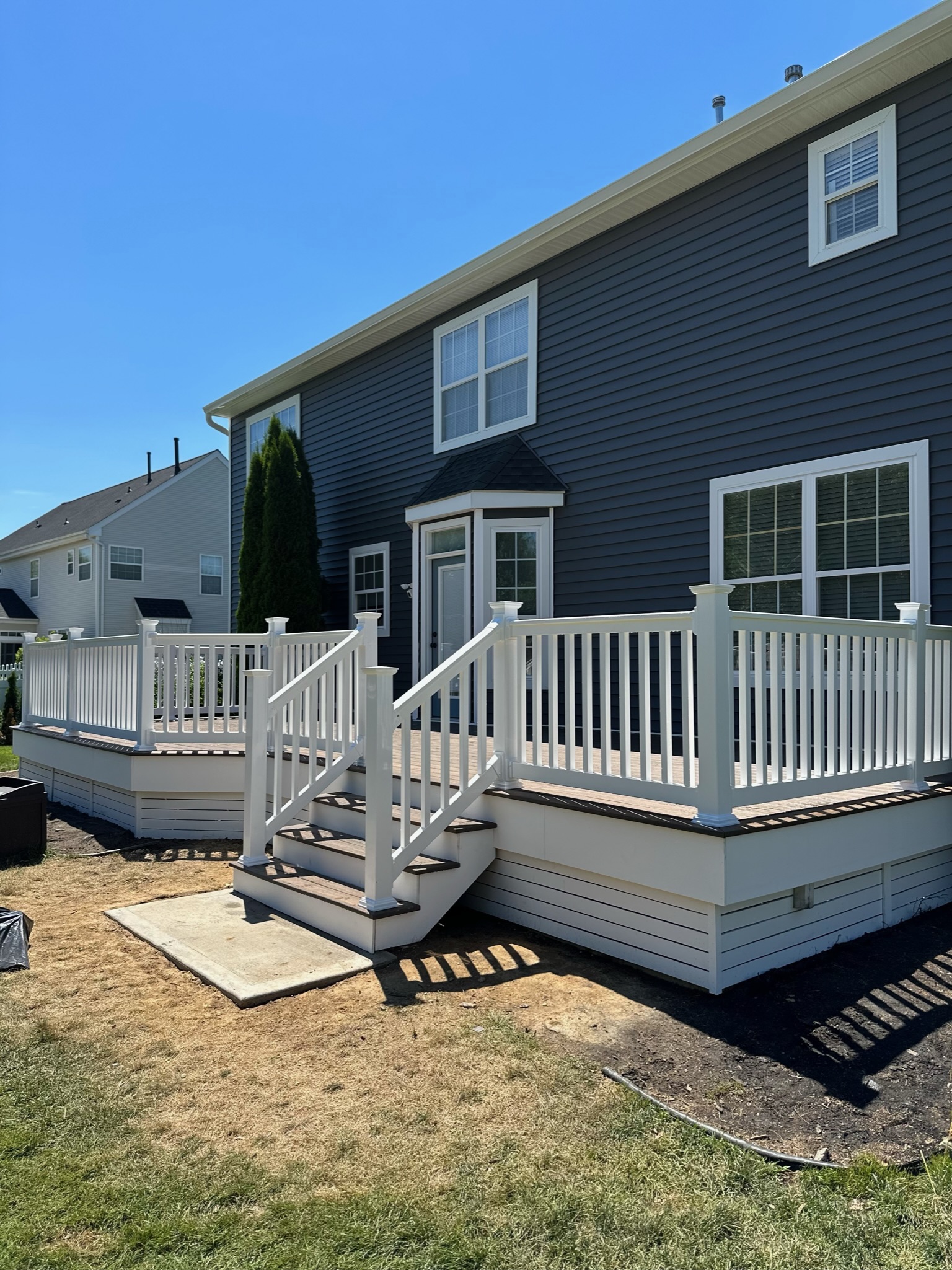 Deck Twostory Modern - Photo 11