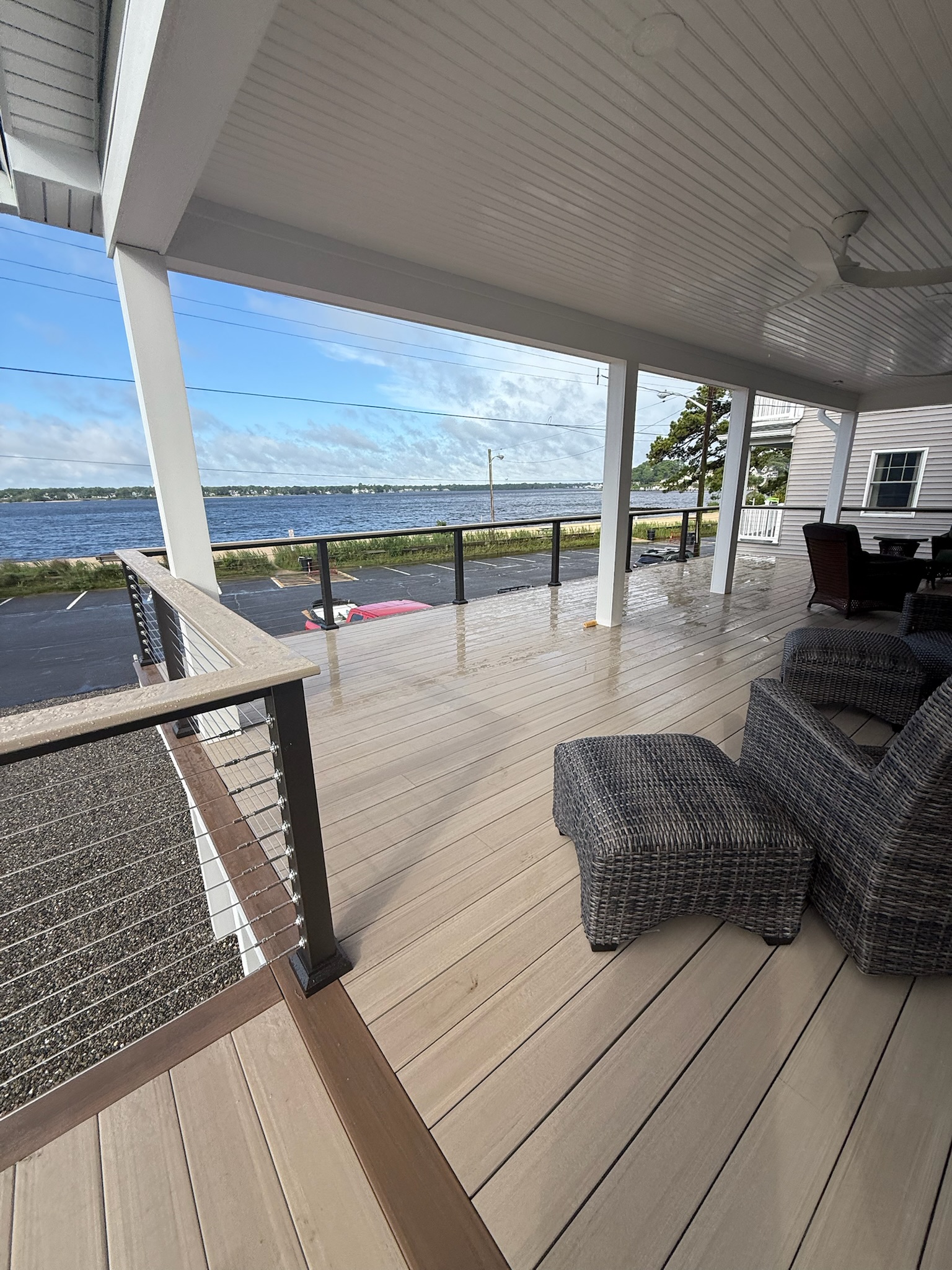Deck Waterfront Luxuryporch - Photo 9