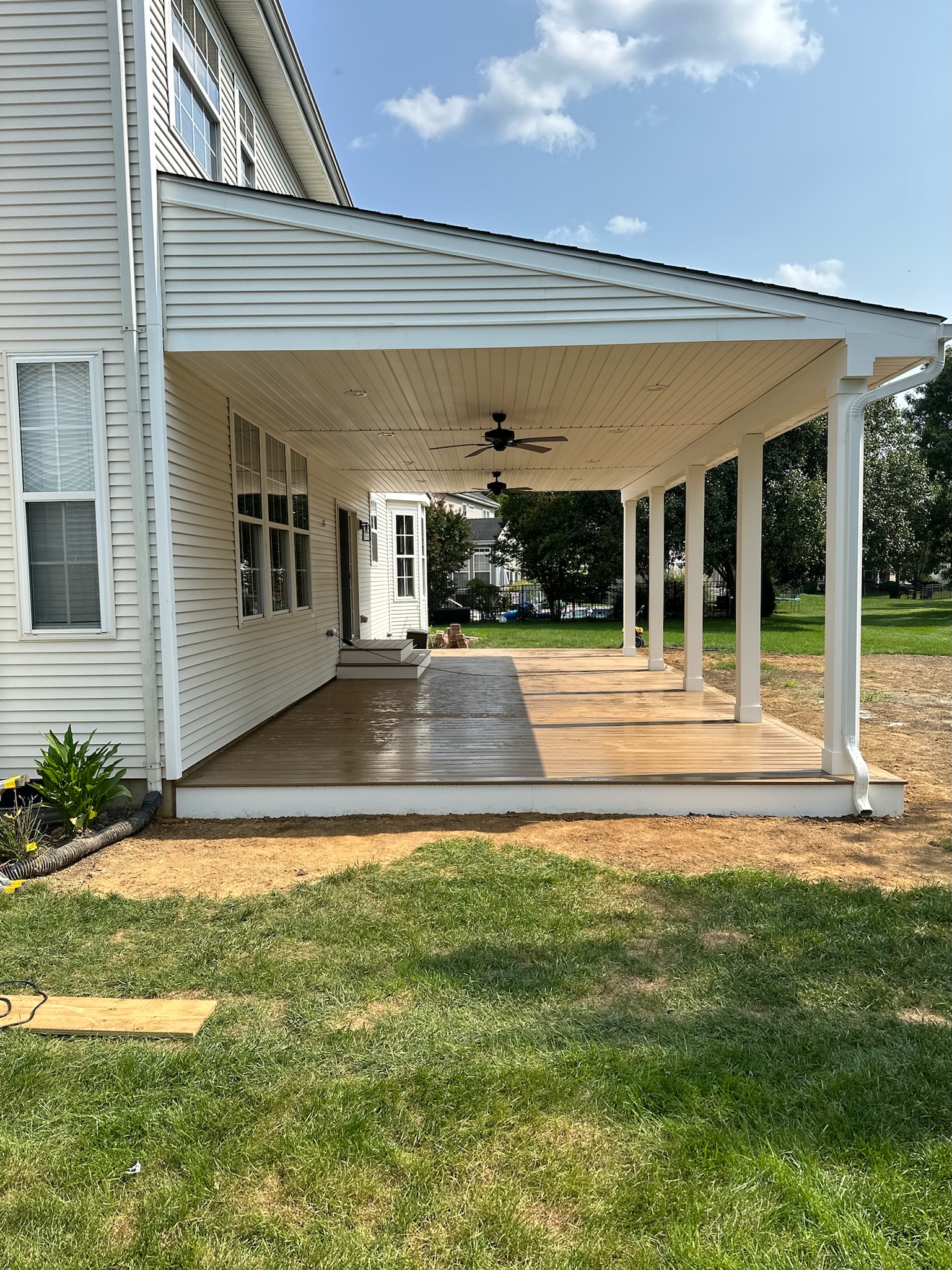 Interior Screenedporch Night - Photo 2