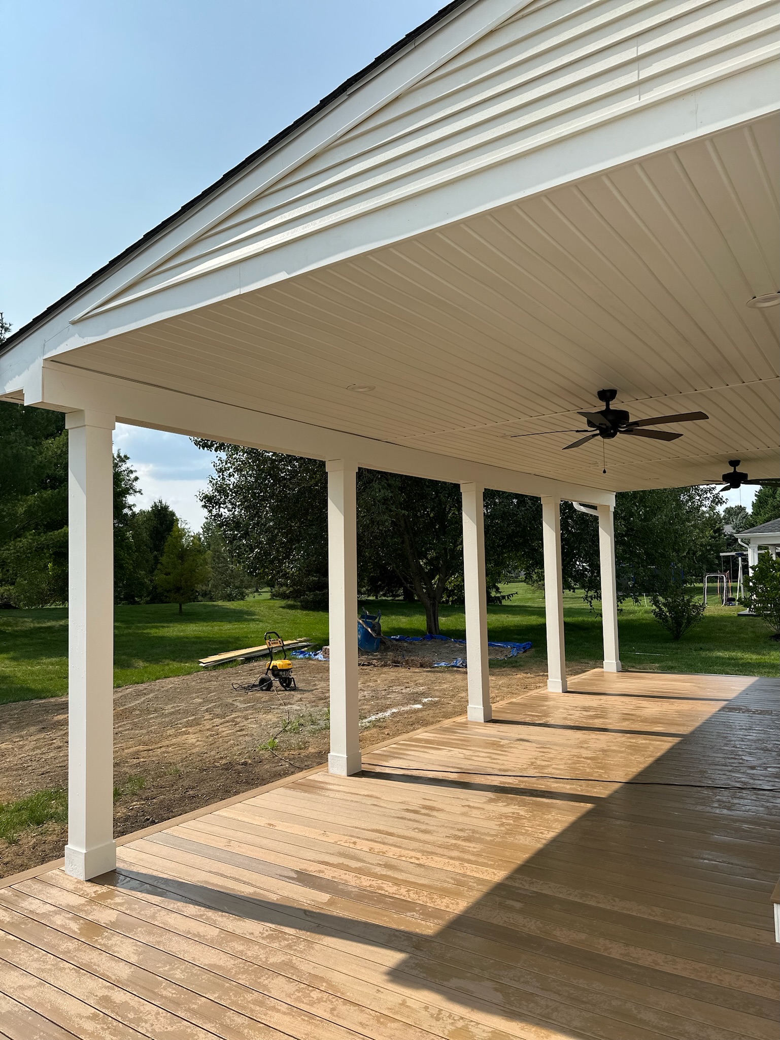 Interior Screenedporch Night - Photo 7