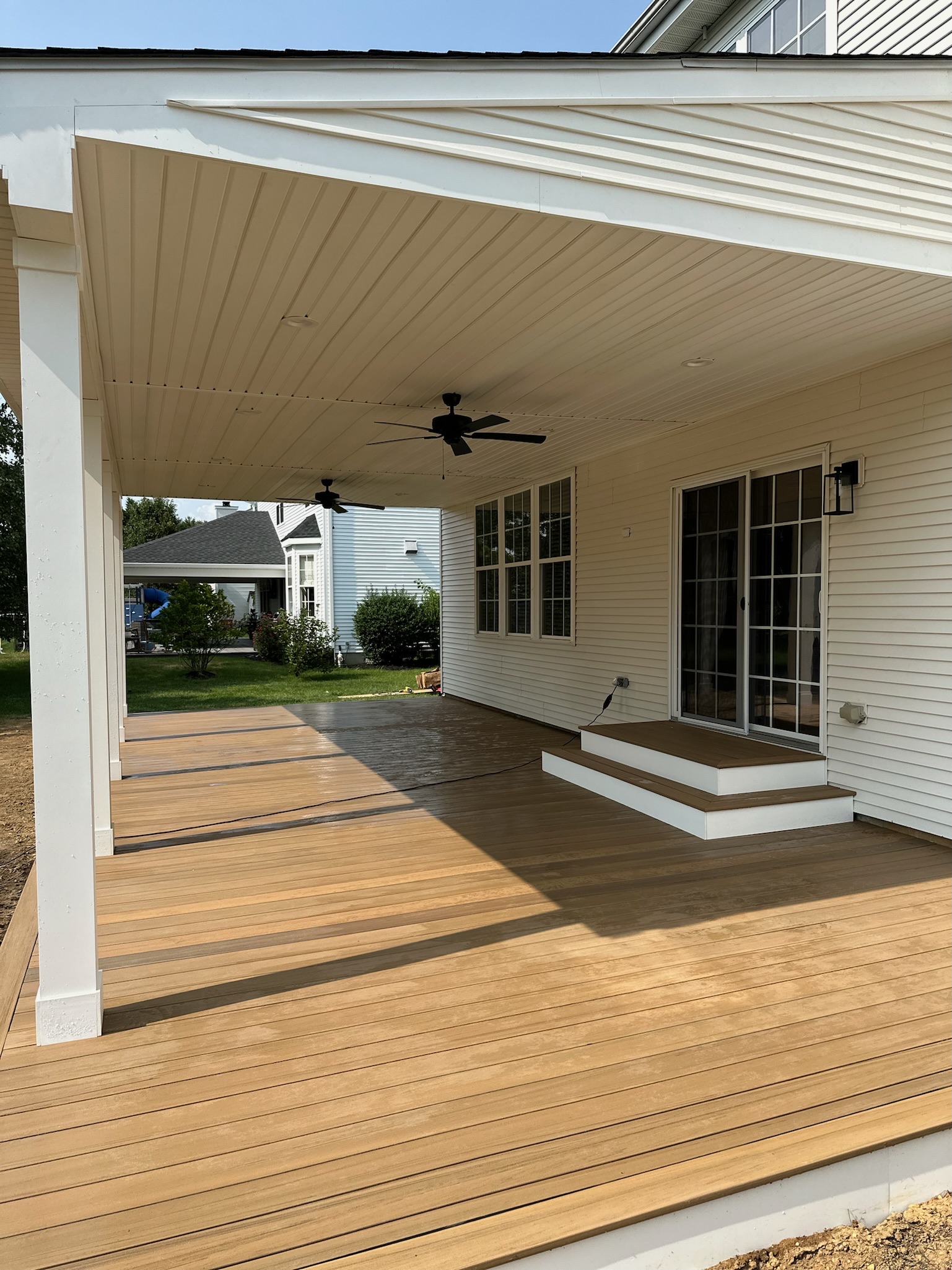 Interior Screenedporch Night - Photo 9