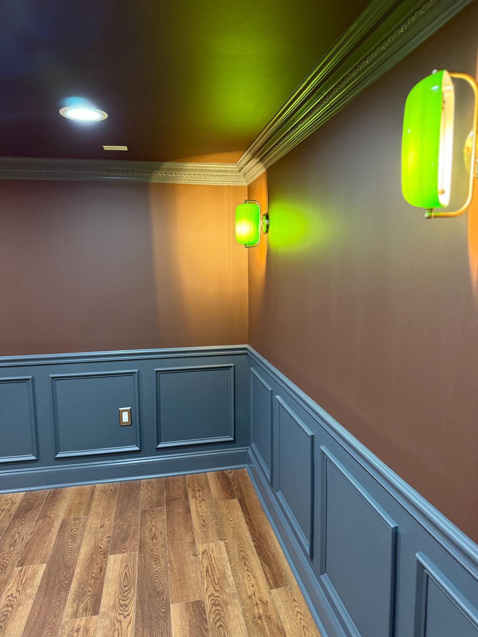 Kitchen Whitecabinets Island - Photo 6