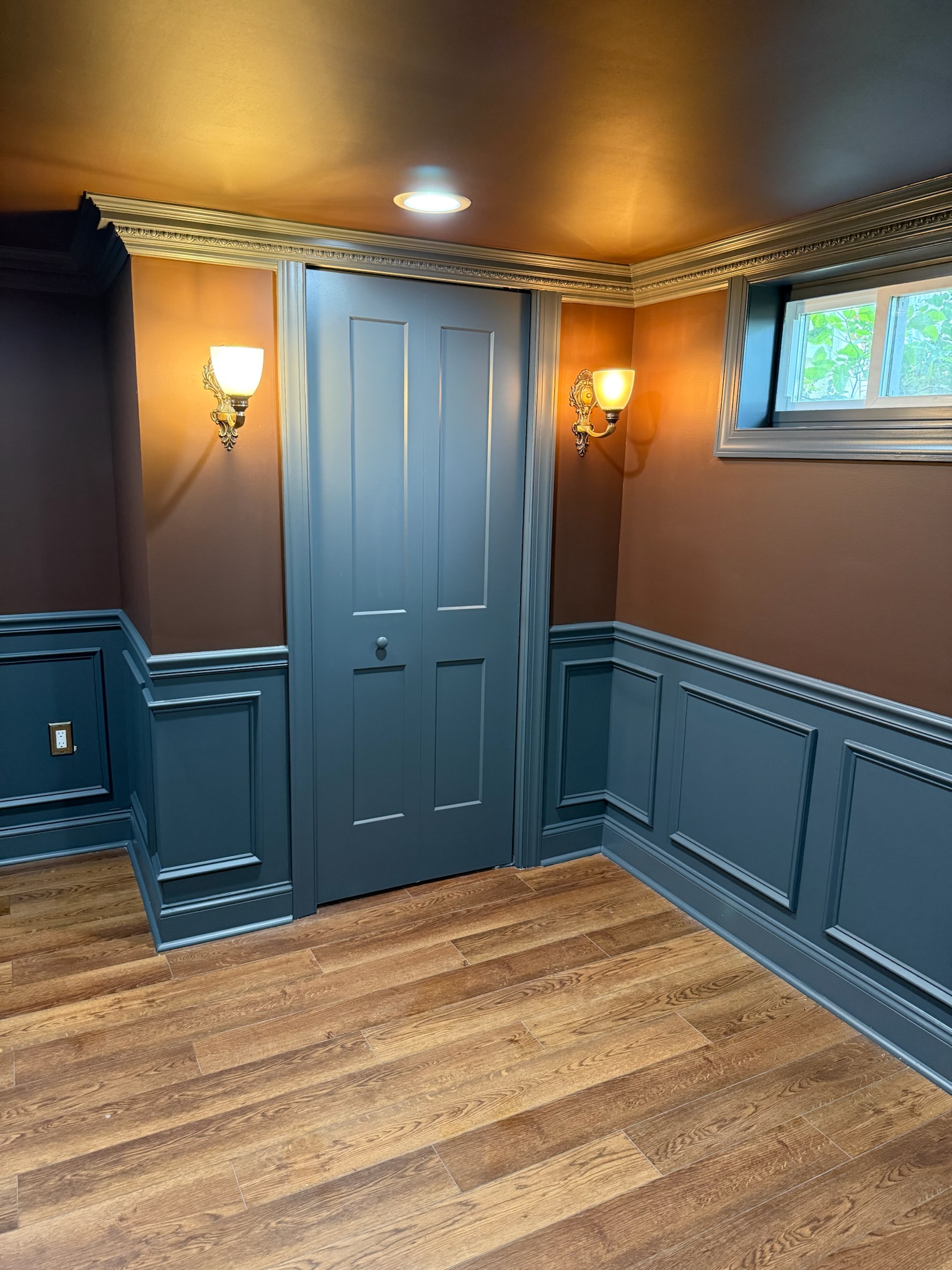 Kitchen Whitecabinets Island - Photo 14