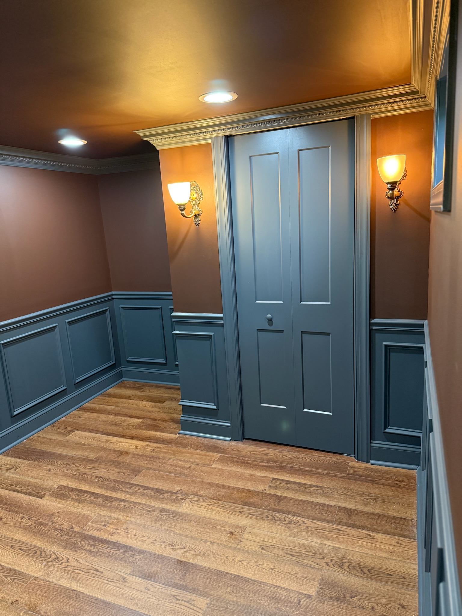 Kitchen Whitecabinets Island - Photo 15